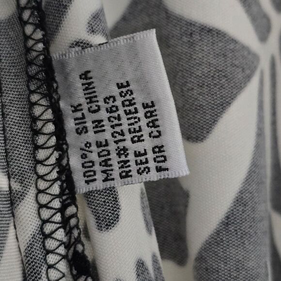 Mikael Aghal Silk Long-Sleeve Printed Wrap Dress Size 6 - Picture 5 of 5